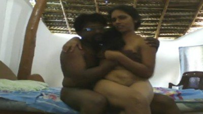 Trichy kamaveri man make a live nude video with desi girl